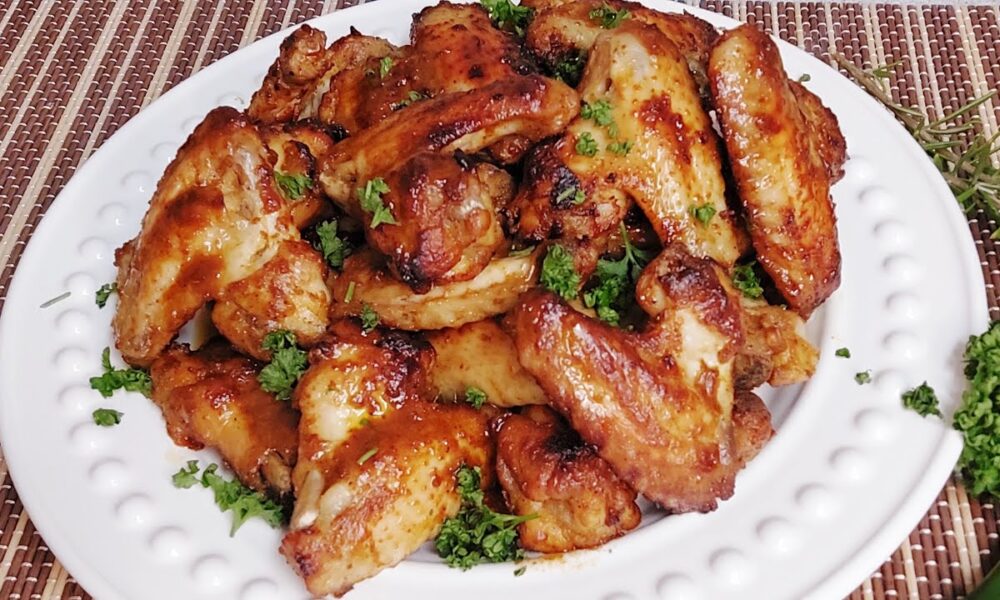 Asas de Frango no Forno com Salada de Batata com Ervas