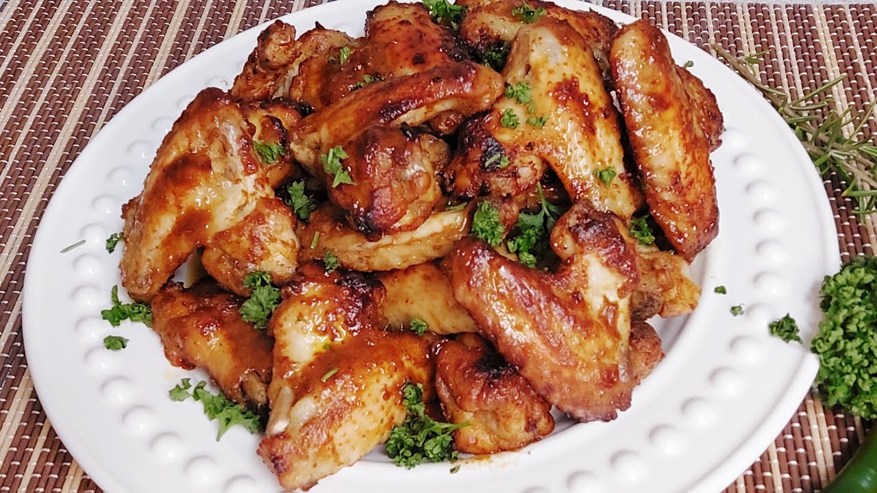 Asas de Frango no Forno com Salada de Batata com Ervas